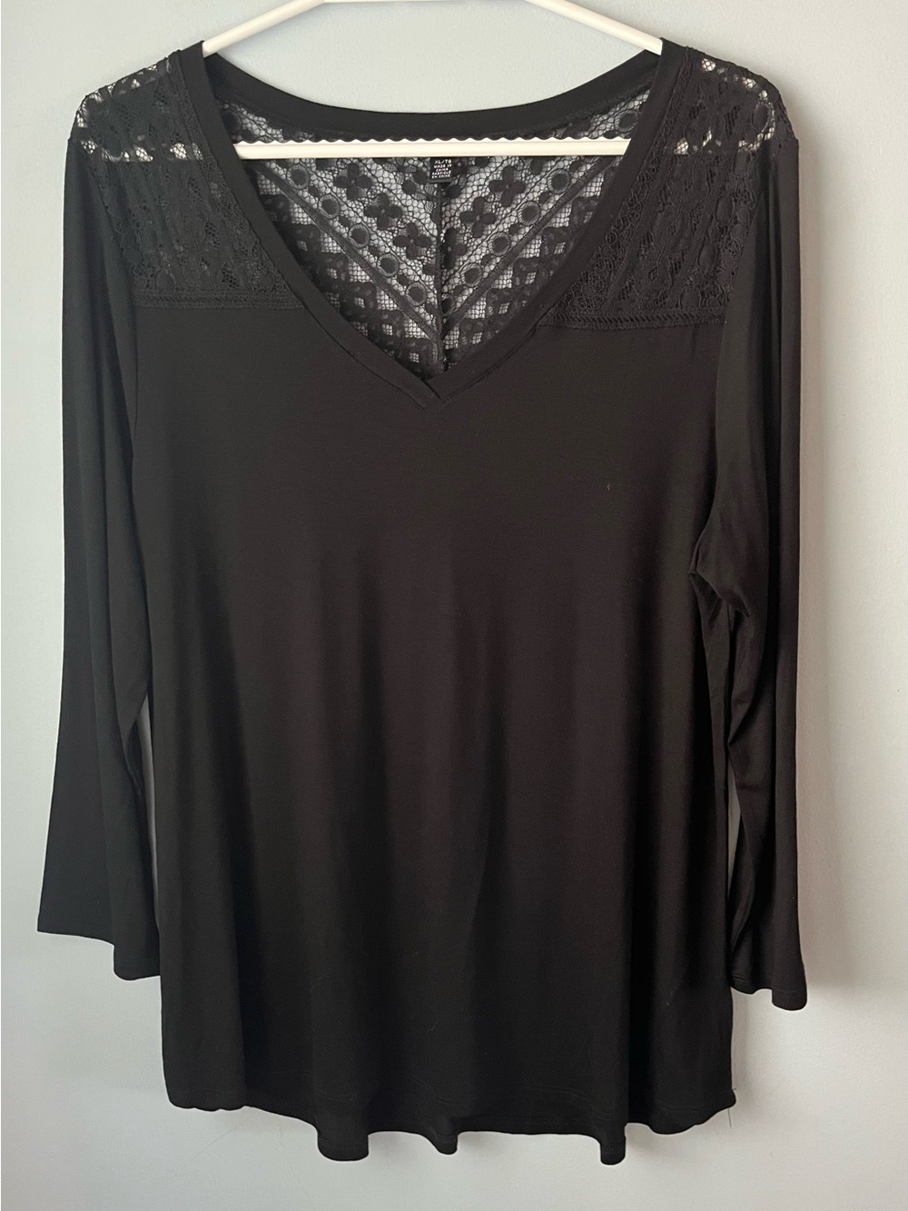Cable & Gauge Black 3/4 Sleeve V-Neck Lace Yoke Relaxed Fit Top Size XL